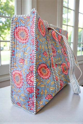 Quilted Tote Bag - V - Rae’s Boutique