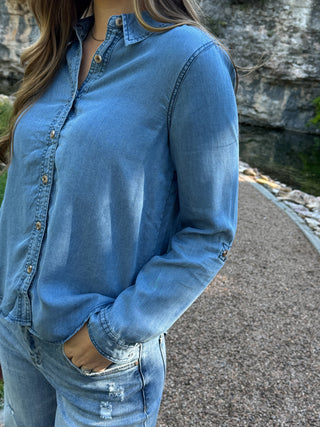 Chambray button-down shirt with collar and button cuffs | V-Rae's Boutique