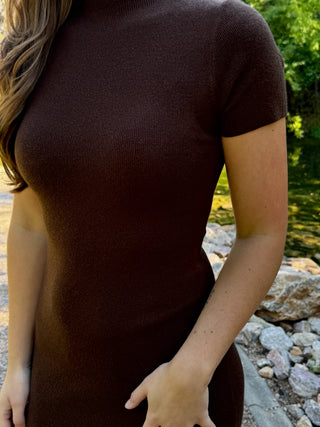 Close-up of the ribbed knit texture and short sleeve on a brown dress | V-Rae's Boutique