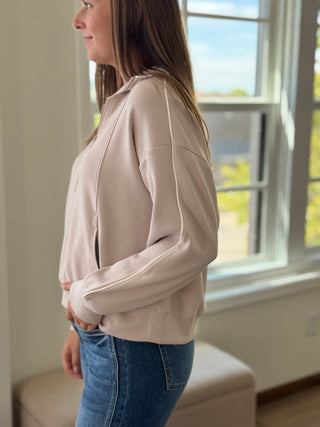 Side detail of scuba zip top.