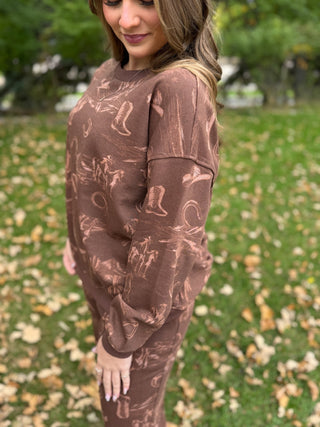Side view of a brown western print lounge top | V-Rae's Boutique