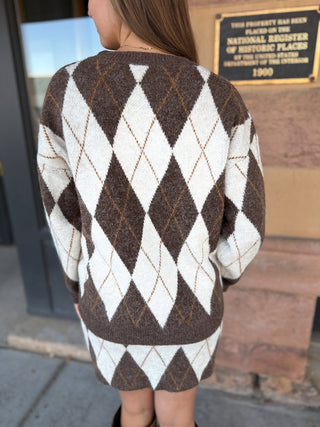 Back view of a brown argyle crew neck sweater | V-Rae's Boutique