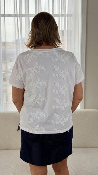 Tribal Flora Textured Tee - V - Rae’s Boutique