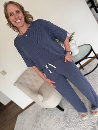 2 piece comfortable ribbed lounge set in navy.
